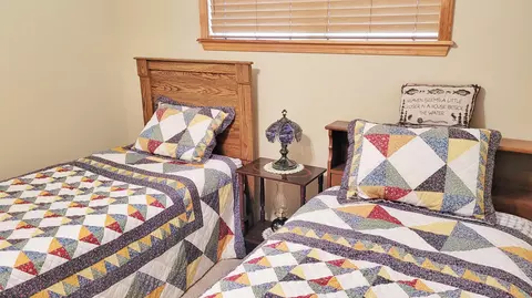 Bedroom - 1660 Beaver Rd, Bitely, MI 49309 photo 2 of 5