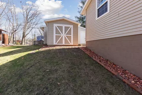 Exterior - 11283 Pinewood Dr, Jerome, MI 49249 photo 11 of 12