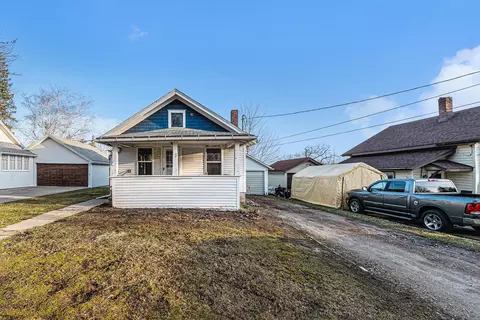 334 E Congress St, Belding, MI 48809 photo 2