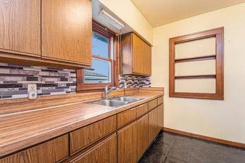 334 E Congress St, Belding, MI 48809 photo 9