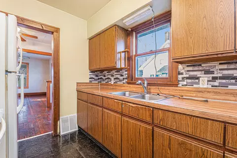 334 E Congress St, Belding, MI 48809 photo 10