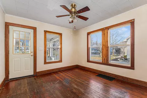 334 E Congress St, Belding, MI 48809 photo 5