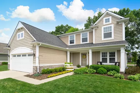 943 Riverstone Ct, Milford, MI 48381