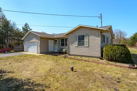 63522 30th St, Lawton, MI 49065