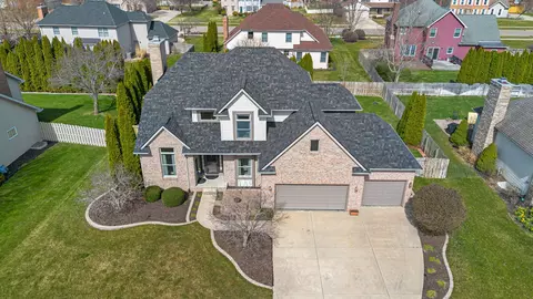 2409 Jacob Trl, Stevensville, MI 49127