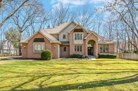 8511 Finch Dr, Kalamazoo, MI 49009