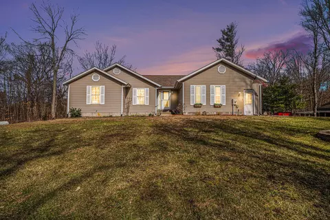 11044 Hall Rd, Ravenna, MI 49451