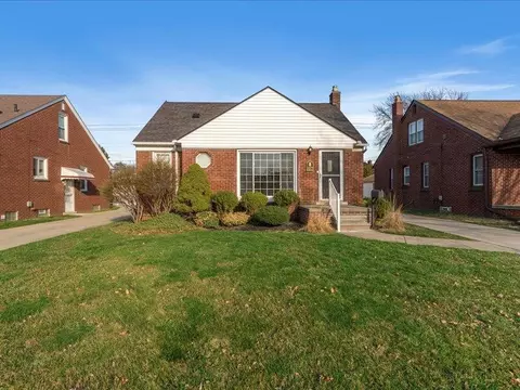 2379 18th St, Wyandotte, MI 48192