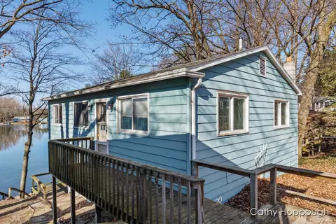 291 N Coolidge Dr, Six Lakes, MI 48886