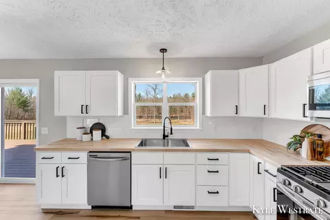 7158 Riverwood Dr, Belding, MI 48809 photo 17