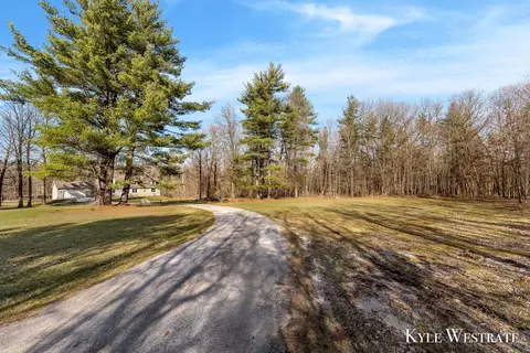 7158 Riverwood Dr, Belding, MI 48809 photo 5