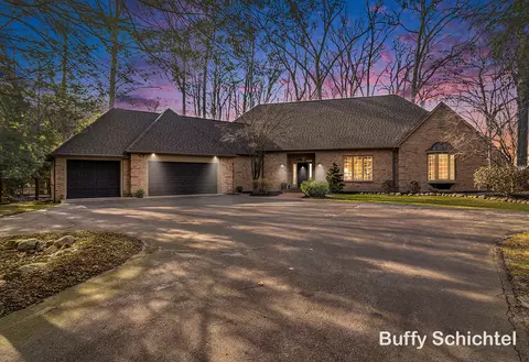 3825 Harbor Point Dr, Norton Shores, MI 49441