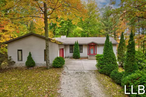 4170 W Mcmillan Rd, Muskegon, MI 49445