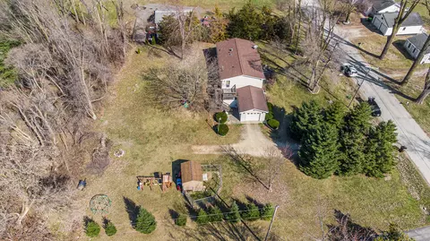 4948 Deleon Dr, Tecumseh, MI 49286 photo 2