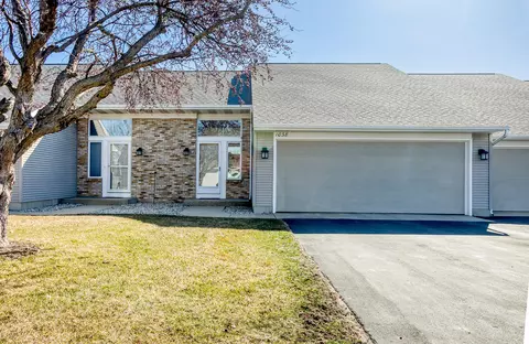 1038 Fairfield Dr, Hudsonville, MI 49426