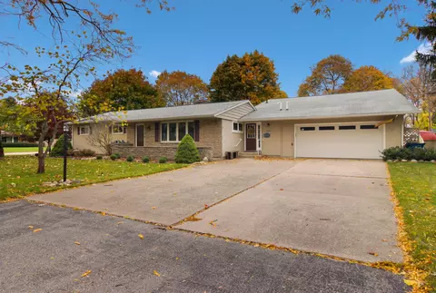 504 8th St, Manistee, MI 49660