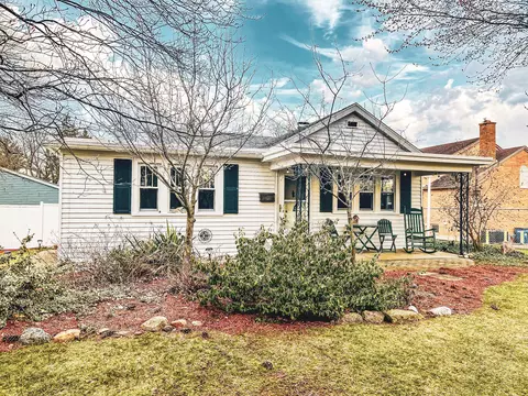 1526 Rosewood Ave SE, Grand Rapids, MI 49506