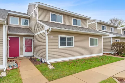 2103 Stone School Cir, Ann Arbor, MI 48108
