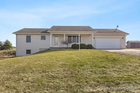 11606 Bell Rd, Clarksville, MI 48815