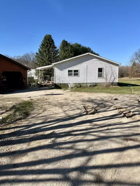 5542 S Stevenson Rd, Sheridan, MI 48884