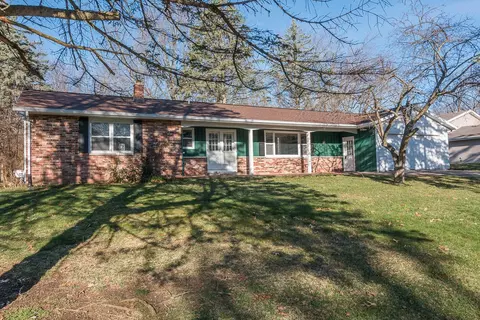 6632 Robinswood St, Portage, MI 49024