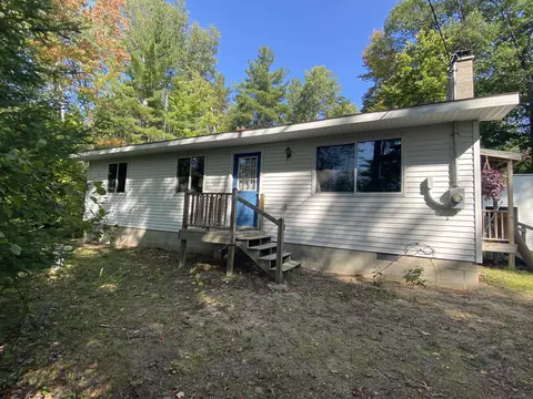7939 Silsby Rd, Roscommon, MI 48653