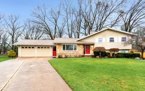 505 Sundale Ct SE, Grand Rapids, MI 49548