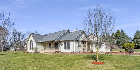7552 Lee Rd, Jackson, MI 49201