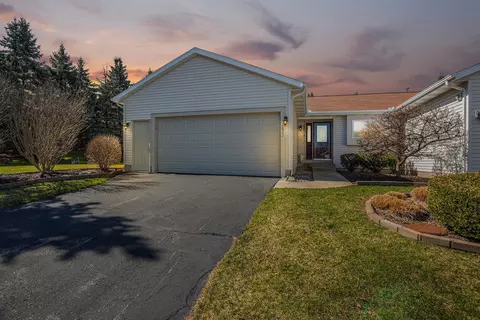 2671 Indian Creek Dr NW, Grand Rapids, MI 49534