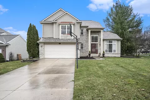 2616 Atwater Hills Dr NE, Grand Rapids, MI 49525