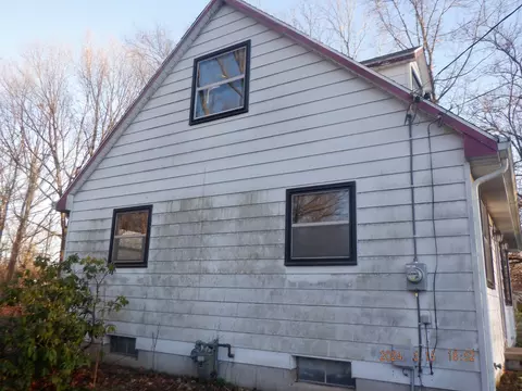 249 13th St, Plainwell, MI 49080 photo 4