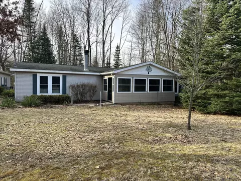 6411 Ashard Rd, Lake, MI 48632