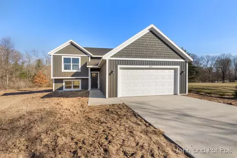 606 Rust Ave, Big Rapids, MI 49307
