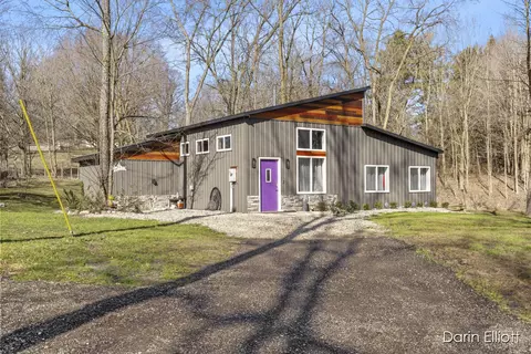 4142 Sayles Rd, Ionia, MI 48846