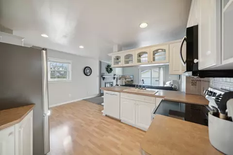 1018 Coolidge Ave, Clawson, MI 48017 photo 15