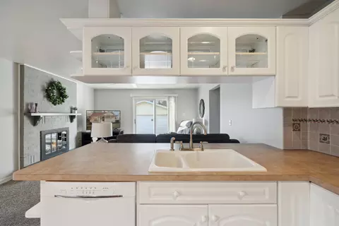 1018 Coolidge Ave, Clawson, MI 48017 photo 16