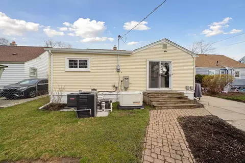 1018 Coolidge Ave, Clawson, MI 48017 photo 32