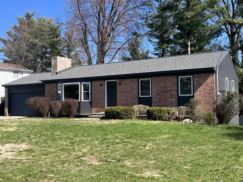 5058 Hillwood Ct SE, Kentwood, MI 49508