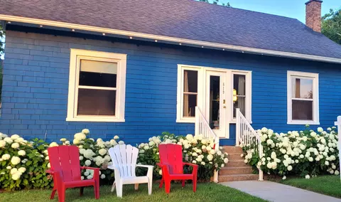 619 Lagrange St, South Haven, MI 49090