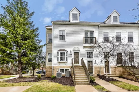 1157 Freesia Ct, Ann Arbor, MI 48105