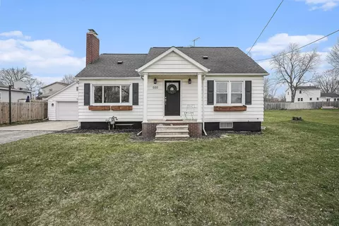 559 East St, Coopersville, MI 49404