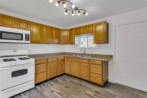 628 S Cloverhill Rd, Jackson, MI 49201 photo 7