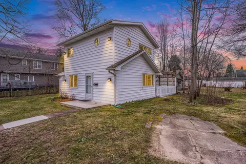 118 Brockway Ave, South Haven, MI 49090