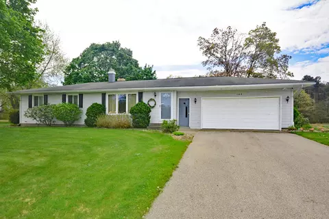 142 Greenly St, Holland, MI 49424