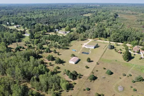 248 10th Ave, Lake, MI 48632