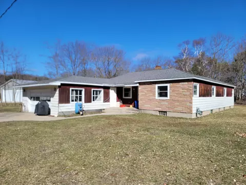 13 Bowerman Rd, Manistee, MI 49660