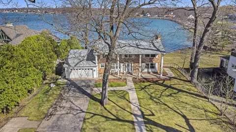 23144 S Shore Dr, Edwardsburg, MI 49112
