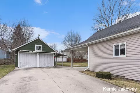 610 S Front St, Belding, MI 48809 photo 8