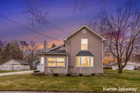 610 S Front St, Belding, MI 48809