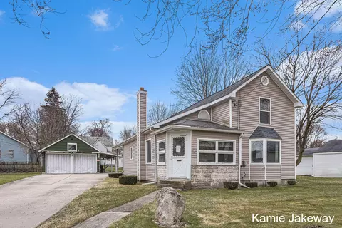 610 S Front St, Belding, MI 48809 photo 5